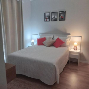 Linda casa com jacuzzi e churrasqueira privada para temporada